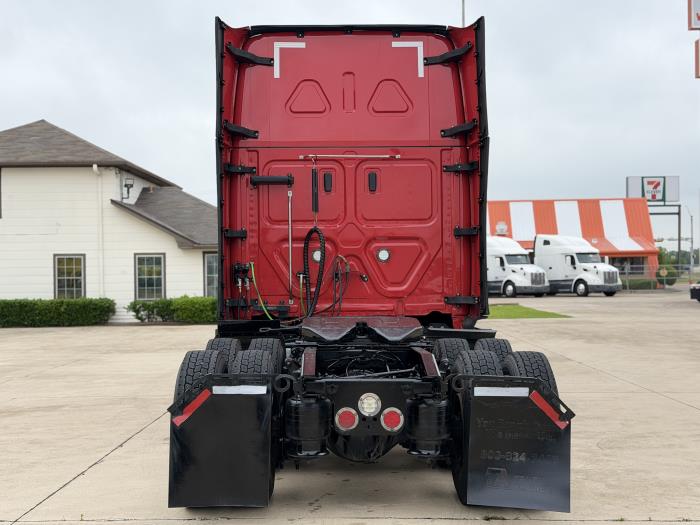 2023 Freightliner Cascadia-5