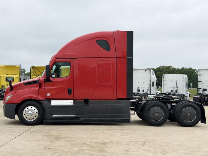 2023 Freightliner Cascadia-7