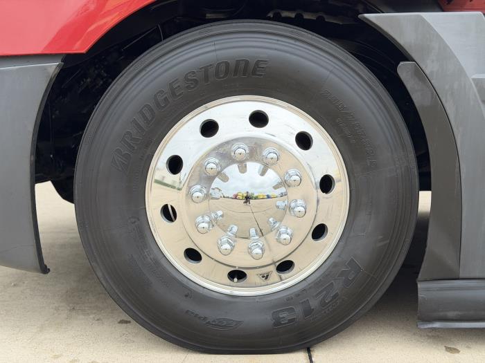 2023 Freightliner Cascadia-8