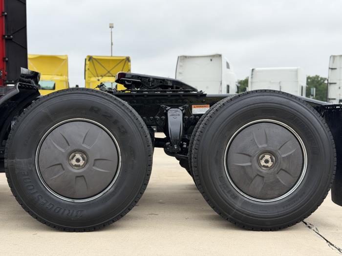 2023 Freightliner Cascadia-9