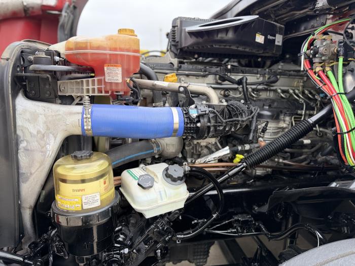 2023 Freightliner Cascadia-12