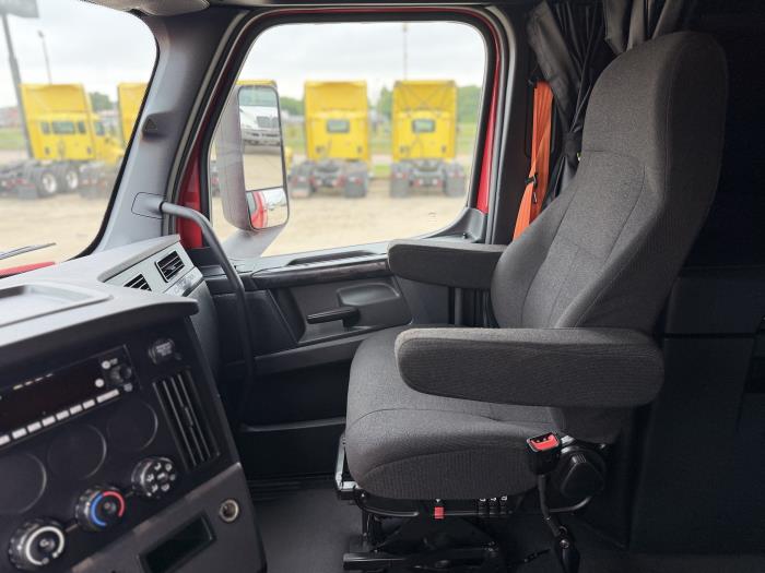 2023 Freightliner Cascadia-19