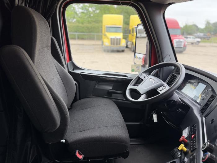 2023 Freightliner Cascadia-20