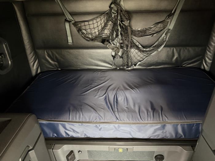 2023 Freightliner Cascadia-21