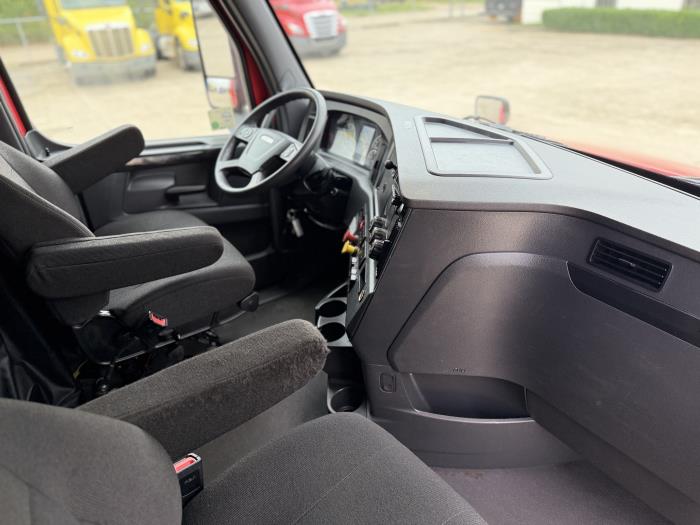 2023 Freightliner Cascadia-28