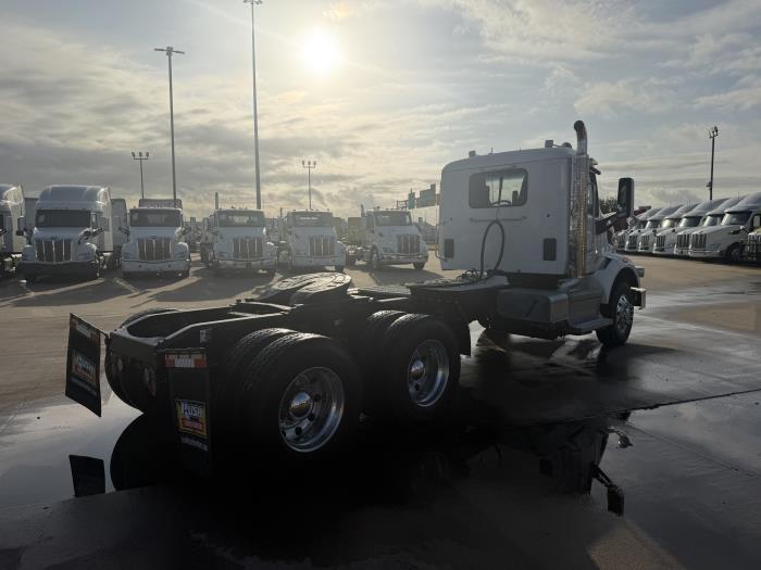 2021 Peterbilt 567-4