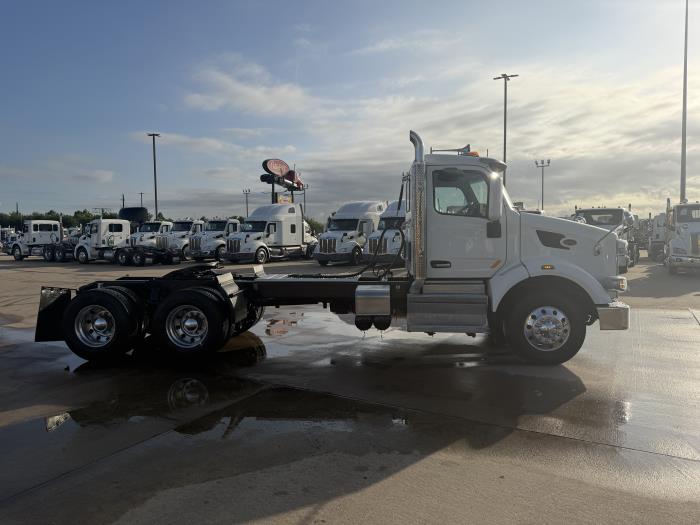 2021 Peterbilt 567-5