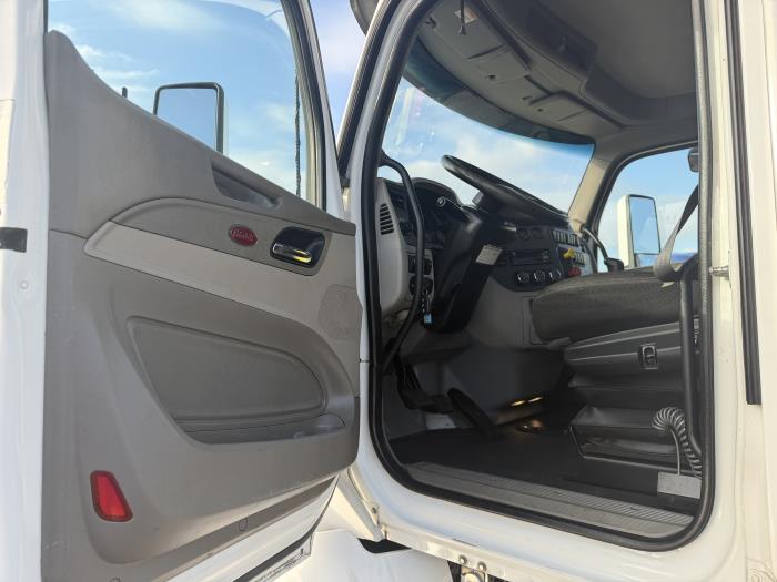 2021 Peterbilt 567-23