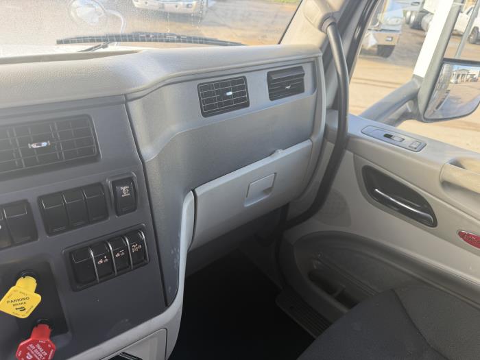 2021 Peterbilt 567-27
