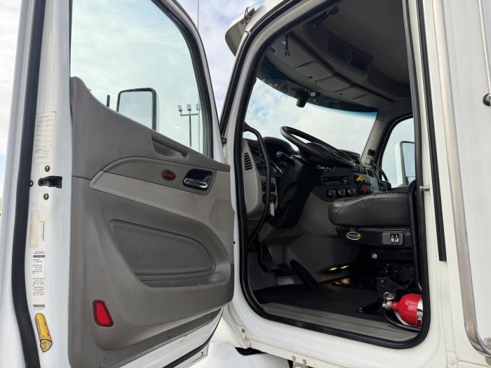 2020 Peterbilt 567-23