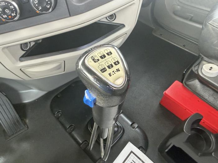 2020 Peterbilt 567-29