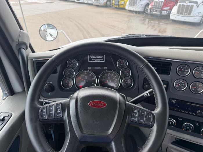 2020 Peterbilt 567-30