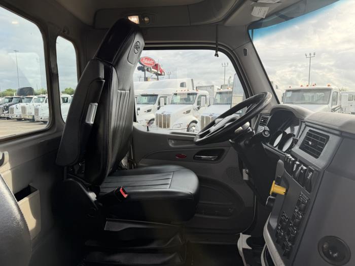 2019 Peterbilt 567-21