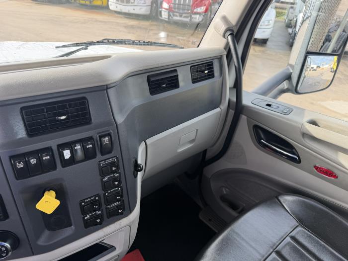 2019 Peterbilt 567-25