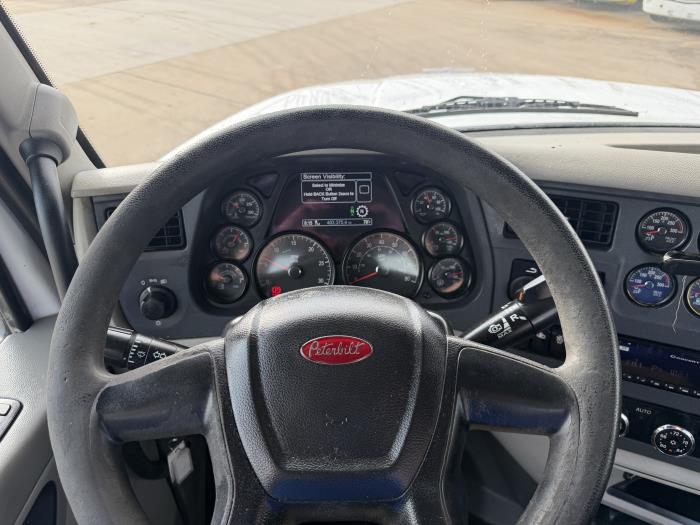 2019 Peterbilt 567-27