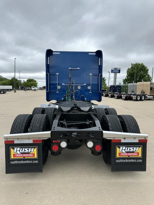 2023 Peterbilt 389-4