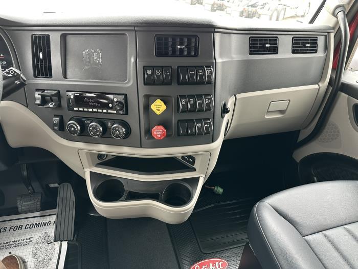 2025 Peterbilt 579-6