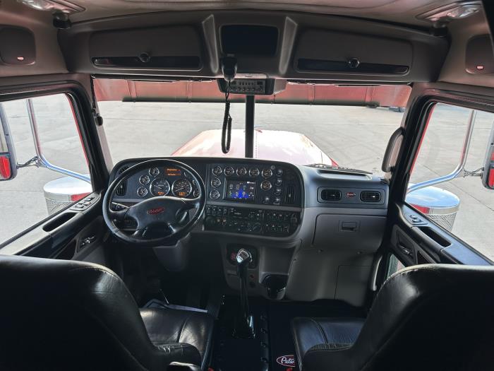 2022 Peterbilt 389-7