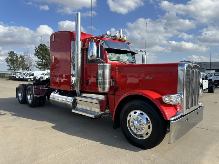 2022 Peterbilt 389-1