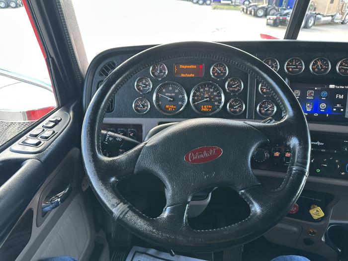 2022 Peterbilt 389-5