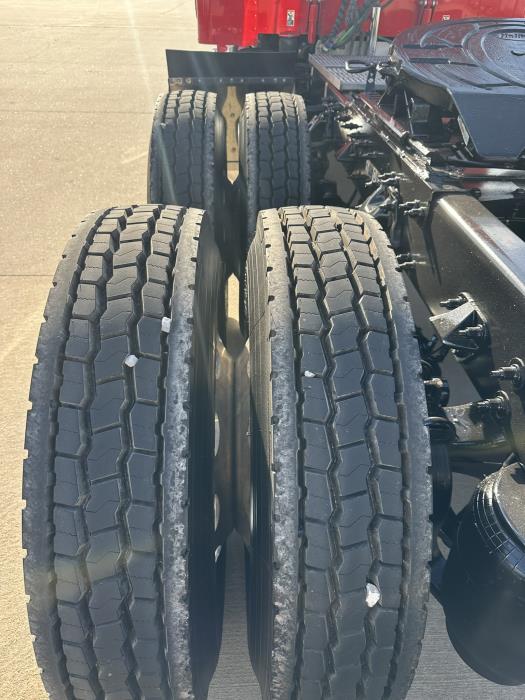 2022 Peterbilt 389-12