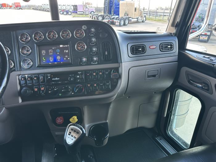 2022 Peterbilt 389-6