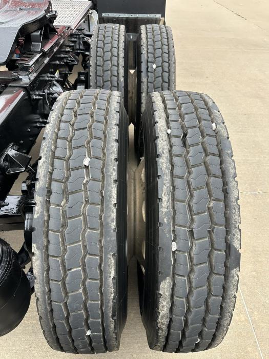 2022 Peterbilt 389-12