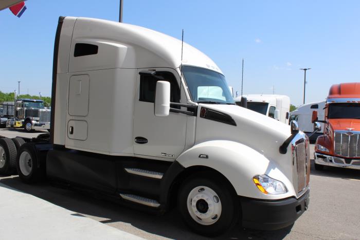 2022 Kenworth T680 — photo 9