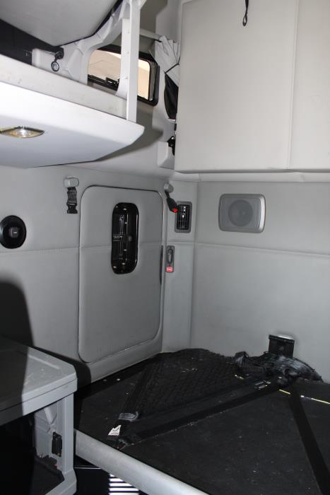 2022 Kenworth T680 — photo 16