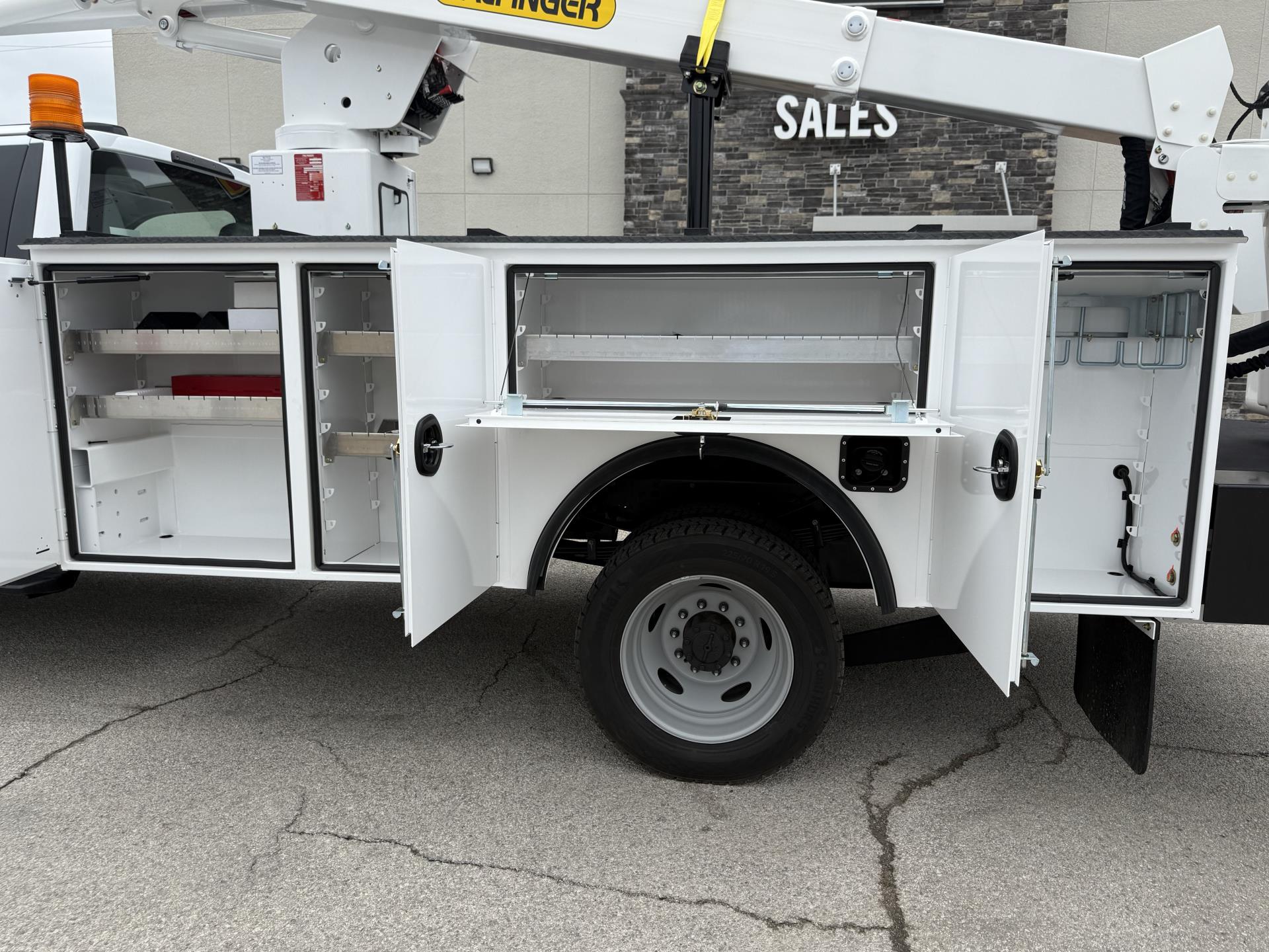 New 2026 Ford F-550 - photo 19
