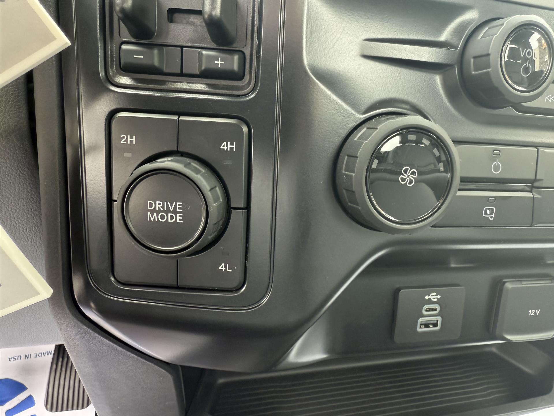 New 2026 Ford F-550 - photo 9