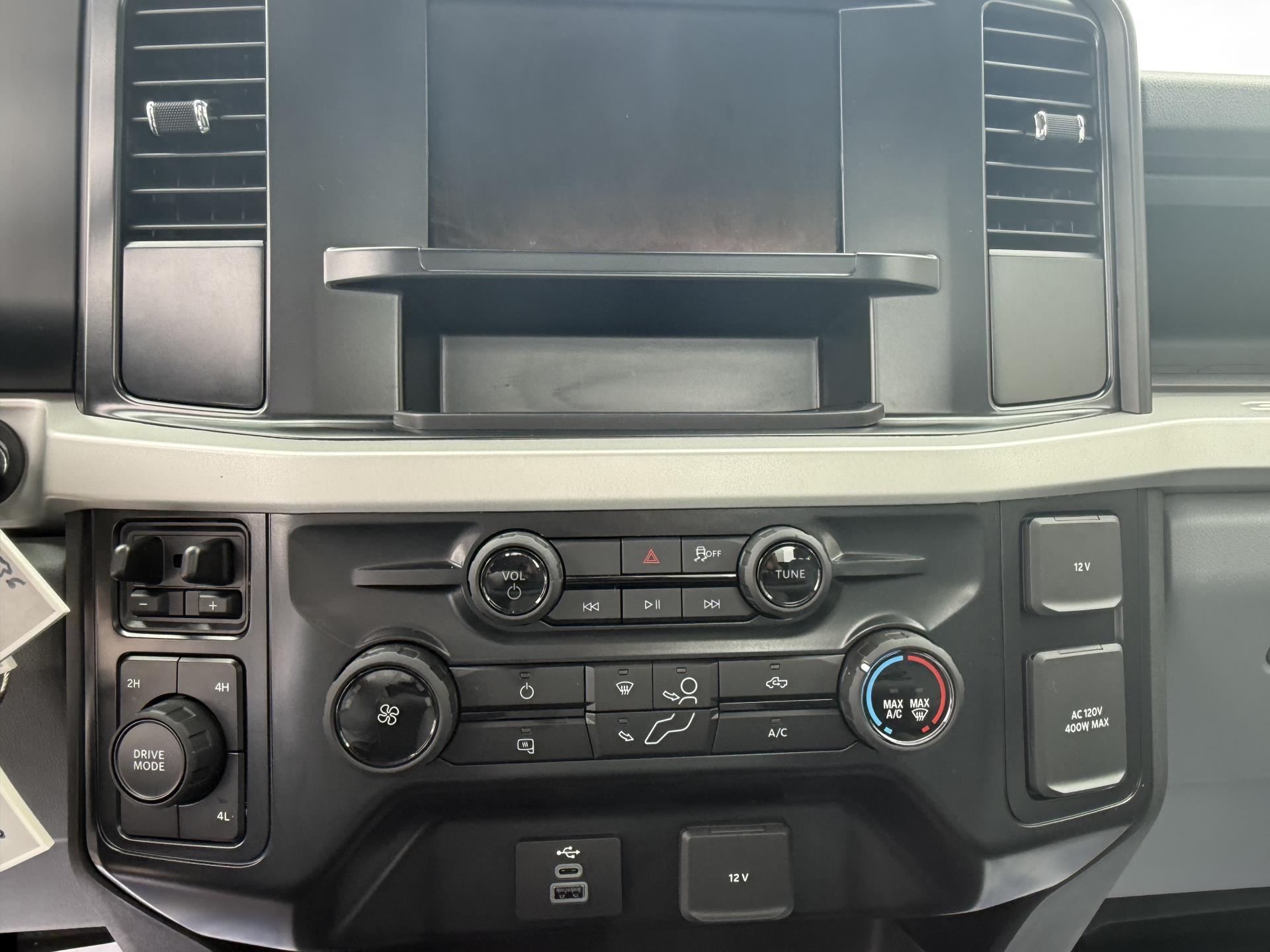 New 2026 Ford F-550 - photo 11