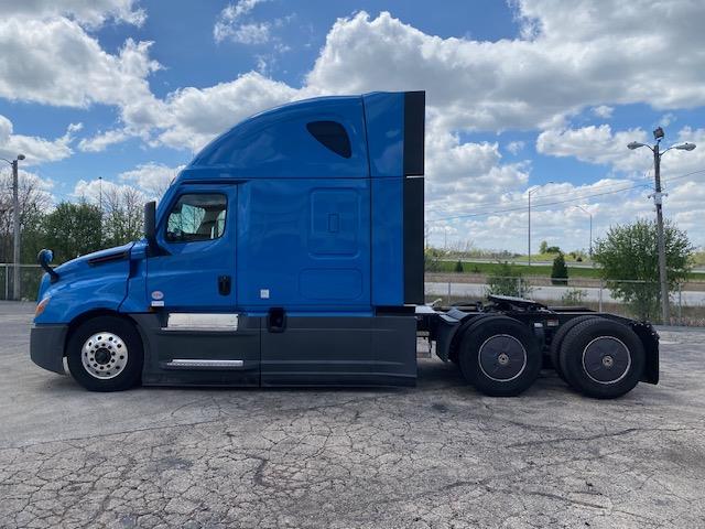 2023 Freightliner Cascadia-1