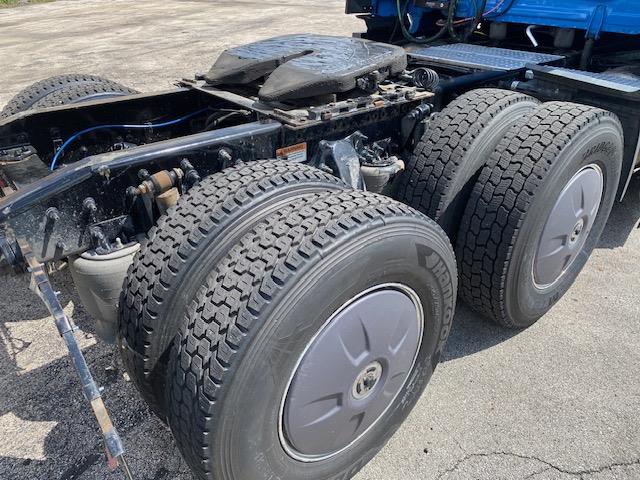 2023 Freightliner Cascadia-6