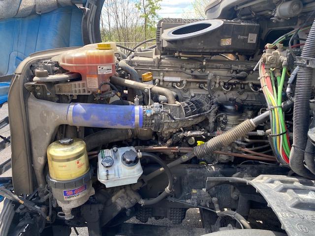 2023 Freightliner Cascadia-9