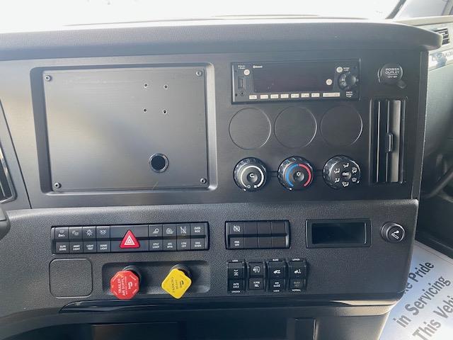 2023 Freightliner Cascadia-19