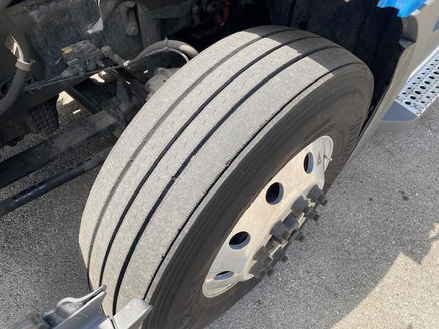 2023 Freightliner Cascadia-10