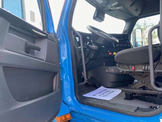 2023 Freightliner Cascadia-13