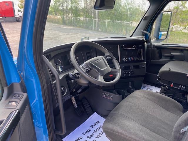 2023 Freightliner Cascadia-14