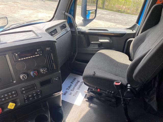 2023 Freightliner Cascadia-21