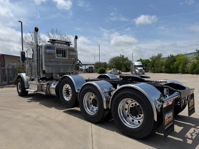 2027 Peterbilt 589-4