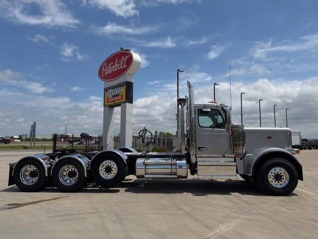 2027 Peterbilt 589-9