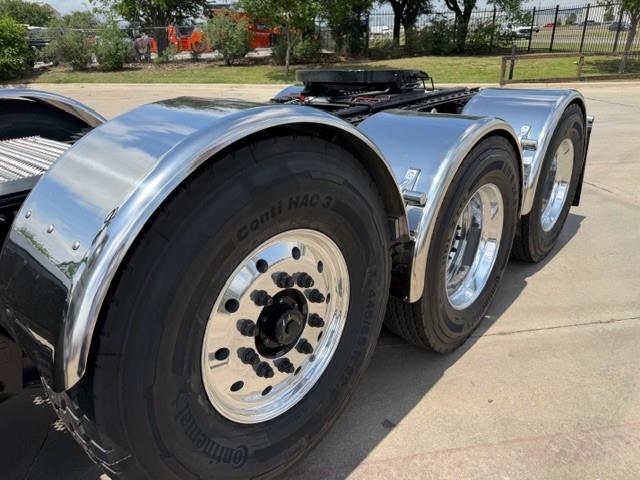 2027 Peterbilt 589-18
