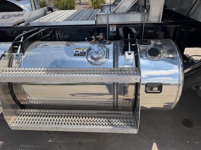 2027 Peterbilt 589-22