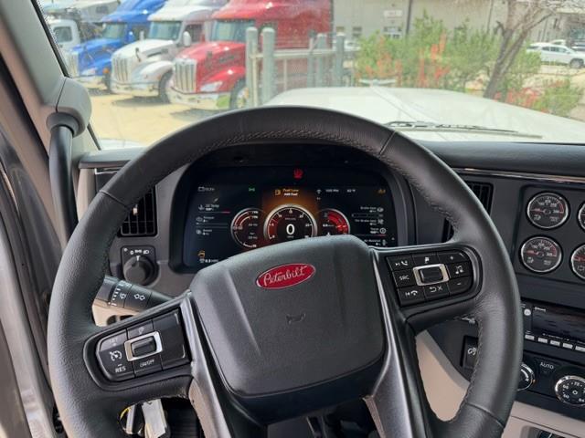 2027 Peterbilt 589-44