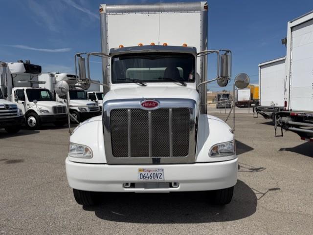 2020 Peterbilt 337-1