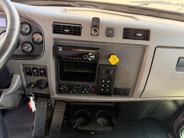 2020 Peterbilt 337-11