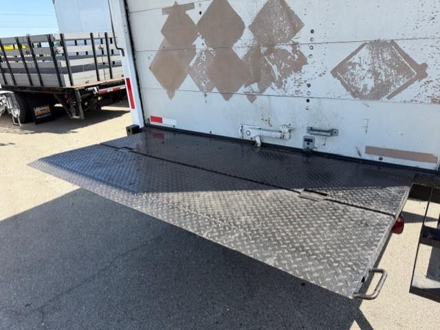 2020 Peterbilt 337-6