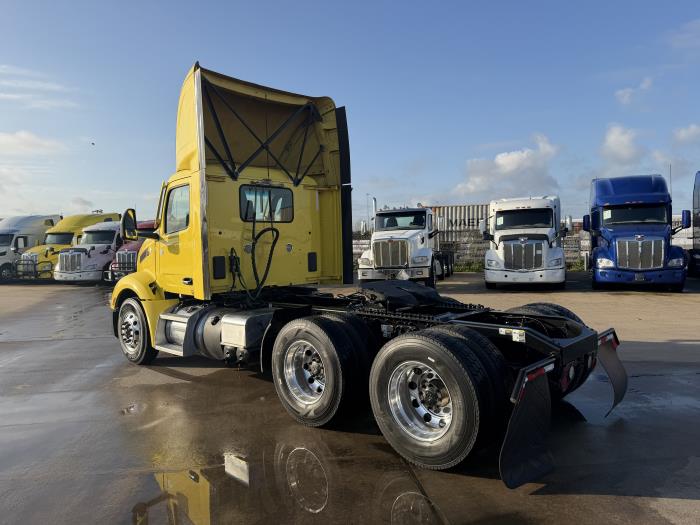 2023 Peterbilt 579-2