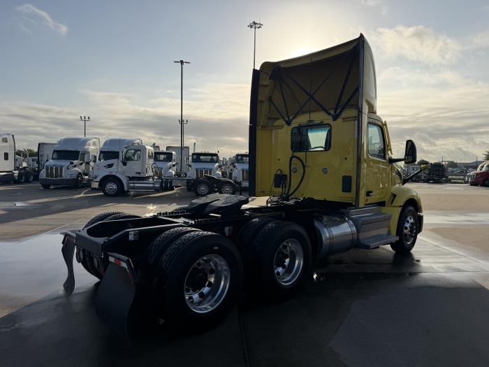 2023 Peterbilt 579-4